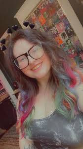 Hi! Me and my daughter is new to this group, I am a therian mom! Is anyone  here is from Savannah?