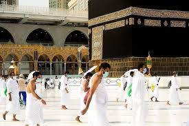 طواف الإفاضة من أركان الحج ولا يصح إلا به طواف الإفاضة يؤديه الحاج بعد أن يفيض من عرفة طواف الإفاضة يبتدئ بعد طلوع الشمس يوم العيد عند أهل العلم، وأما الضعفاء من. Ø¨Ø§Ù„ØµÙˆØ± Ø§Ù„Ø­Ø¬Ø§Ø¬ ÙŠØ¤Ø¯ÙˆÙ† Ø·ÙˆØ§Ù Ø§Ù„Ø¥ÙØ§Ø¶Ø© Ø¨Ø¹Ø¯ Ø±Ù…ÙŠ Ø¬Ù…Ø±Ø© Ø§Ù„Ø¹Ù‚Ø¨Ø© Ø§Ù„ÙƒØ¨Ø±Ù‰