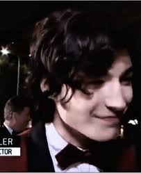 Ezra Miller Mog