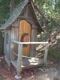 Outhouse On Chocolate Beach Aussentoilette Plumpsklo Ideen Aussenbad
