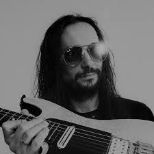 Kevin Serra's Instagram, Twitter & Facebook