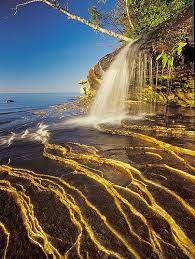 Pictured Rocks Waterfall Pictured Rocks National Lakeshore Michigan Waterfalls Waterfall