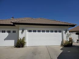 El rey premium stucco finishes come in a standard selection of 30 colors and are vapor permeable, allowing moisture to escape and evaporate. Bolton Painting Another Exterior With White Omega Flex Facebook