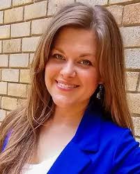 Ashley Heidebrecht's Instagram, Twitter & Facebook