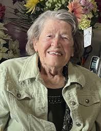 Lorrie Holmes's Instagram, Twitter & Facebook