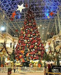 Is This The Biggest Christmas Tree In Dubai Dubai Travel Blog Big Christmas Tree Christmas Tree Inspiration Christmas Scenes