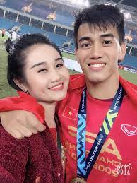 Hoàng thùy linh và bạn gái tiến đạt khoe hình thể ở sự kiện. Nhan Sáº¯c Nong Bá»ng Cá»§a Báº¡n Gai Tiá»n Ä'áº¡o Nguyá»…n Tiáº¿n Linh
