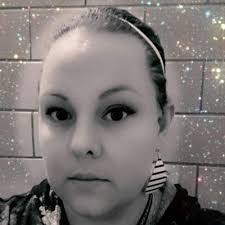 Elisha Hampton's Instagram, Twitter & Facebook