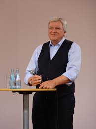 Der hessische ministerpräsident volker bouffier und herborns bürgermeister hans benner haben eine. File Volker Bouffier Hessentag Herborn Jpg Wikimedia Commons