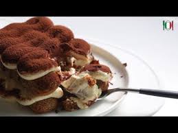 Carres Au Mascarpone Et Speculoos En Trois Couches Recettes Italiennes Recette Recette Italienne Alimentation