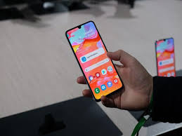 يأتي جهاز samsung galaxy j4 من samsung بشاشة قياس 5.5 انش وبدقة 720 x 1280 بيكسل ,وسعر يبلغ حوالي 170 دولار , زودت samsung جهازها samsung. Ø³Ø§Ù…Ø³ÙˆÙ†Ø¬ ØªØ·Ù„Ù‚ Ù‡Ø§ØªÙÙ‡Ø§ Ø¬Ø§Ù„Ø§ÙƒØ³ÙŠ A10s Ø§Ù„Ø¬Ø¯ÙŠØ¯ Ù…Ù† Ø§Ù„ÙØ¦Ø© Ø§Ù„Ù…ØªÙˆØ³Ø·Ø© Ù…ØµØ±Ø§ÙˆÙ‰