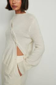 Diagonal Buttoned Knitted Cardigan Offwhite Na Kd Com
