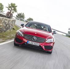 Das fahrwerk ist sportlich abgestimmt und könnte somit noch dynamischer als sein viertüriger bruder werden. Mercedes Ganz Schon Elegant Das C Klasse Coupe Bilder Fotos Welt