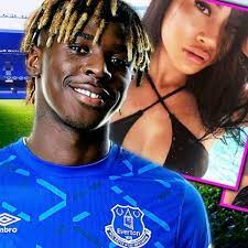 Bioty moise kean is an italian professional footballer who plays as a forward for premier league club everton and the italy national team. Moise Kean S Girlfriend Sizzles In Bikini As Star Completes Everton Move Daily Star