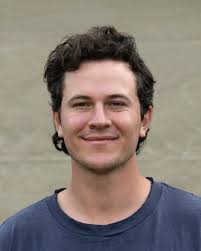 October is almost here, and with it the next installments of our  Artist-in-Residence program. Join us October 1-3 and 5-6 for a series of  casual art workshops and demonstrations hosted by two