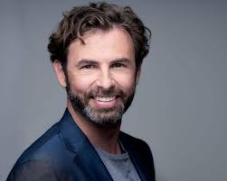 Headshot Pro Photographer for CV, LinkedIn, Corporate Company Portrait in  Geneva, Genève, Patric Pop — Creative Direction, Digital Brand Strategy,  Photography Genève, Geneva