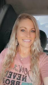 Casey Hendricks's Instagram, Twitter & Facebook