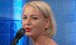 Své bříško se rozhodla v 9. Jsem Zvedava Jak To Uhlidame Zpevacka A Hvezda 3v1 Martina Partlova Prozradila Pohlavi Miminka Fakta Today