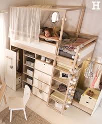 Ein Wahres Alround Talent Ist Die Hochbettkombination Spot Von Vox Es Bietet Jede Menge Stauraum Unte Platzsparende Betten Kinder Zimmer Platzsparende Mobel