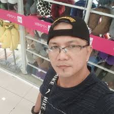 KINILAW NA PUSIT AT LECHON PUSIT