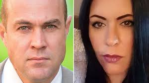 Parachute plot: The ex-girlfriend who walked away