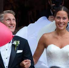 Kayonjo schweinsteiger is on facebook. Ana Schweinsteiger Hochzeitskleid Von Suzie Turner Couture Welt