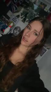 mills🎸🪖🐊🍋 (@millieasfffx)