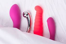 The bridgerton actor, 31, was spotted touching down at london's heathrow after heading home the hit netflix series took to its official twitter account to reveal that the actor won't be appearing on season two. The Best G Spot Toys Reviews By Wirecutter