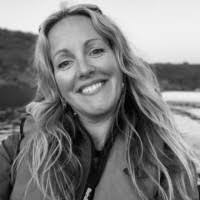 Sara Baines's Instagram, Twitter & Facebook