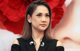 Kantung Mata BCL Bengkak, Mungkin Dia Lelah