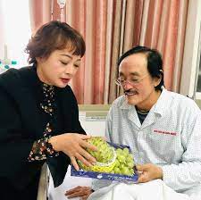 Jun 10, 2021 · bà nhẩm tính xem 2 tuần nay kiếm được bao nhiêu tiền, rồi tặc lưỡi: Op Ffjlvcgh8bm