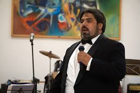 Sotia lui costel busuioc a recunoscut ca acesta a fost batut de tatal sau si ca nu se intelege cu familia lui. Ce Mai Face Costel Busuioc Tenorul Zidar Acum 12 Ani I Se Spunea Pavarotti Din CarpaÈi ReÈete Èi Vedete