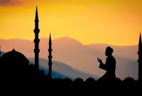 Umat muslim sebaiknya melakukan mandi puasa ramadhan sesuai dengan tata cara yang dianjurkan agama islam, salah satunya yakni dengan membaca niat mandi wajib puasa. Niat Puasa Ganti Qadha Ramadhan Arab Latin Artinya