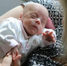 Meine maus ist auch 6 monate alt und lacht zwar ab und an mal laut, aber das ist sooo selten. Psychologie Babys Tauschen Und Tricksen Fruher Als Gedacht Welt