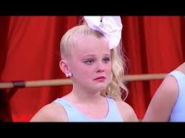 Denn ihre kleine schwester helen ist 16 jahre alt geworden. Dance Moms Abby Kicks Jojo Out Of Pyramid Season 5 Flashback Youtube Dance Moms Pyramid Dance Moms Clips Dance Moms Funny