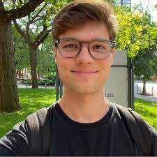 Julian Moran's Instagram, Twitter & Facebook