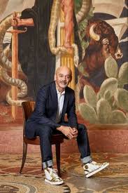 Christian Louboutin Au Palais De La Porte Doree Christian Louboutin Christian Exhibition