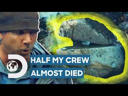 50-Ton Boulder Nearly CRUSHES Entire Crew!