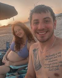 Kimberly Glanton's Instagram, Twitter & Facebook