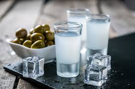 Most cafe owners in greece will admit that the best ouzo comes from lesvos, also known as mytilini, and they probably carry one of the more popular commercial brands like mini or plomari. Festivaluri È™i Evenimente Din Lesbos 2destinate