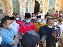 Ledakan maklumat misalnya, membolehkan pengguna mengakses pelbagai jenis pengetahuan dan maklumat dengan. Jelang Psu Pilkada Rohul 2020 Paslon 02 Indikasi Money Politic Dan Minta Bawaslu Diskualifikasi Paslon 03 Target Kasus News