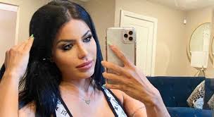 O facebook oferece às pessoas o poder de compartilhar e. Has 90 Day Fiance Star Larissa Dos Santos Lima Split From Eric Nichols