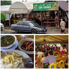 Pasar ini sangat popular kerana menjual pelbagai barangan seperti baju, kain pasang, kuih muih dan keropok lekor. 12 Tempat Makan Menarik Dan Sedap Di Kota Bharu Kelantan Mypercutian