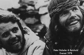 Die bergsteigerikone will noch im mai seiner lebensgefährtin diane schumacher das jawort geben. Nach Dem Aufstieg Auf Den Mount Everest Peter Habeler Links Und Reinhold Messner Stuttgarter Nachrichten