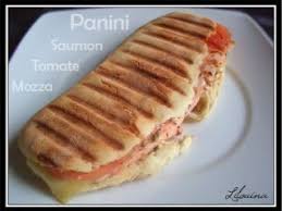 Panini Au Saumon Fume Recette Ptitchef Recette Saumon Fume Recettes De Cuisine Recette Panini