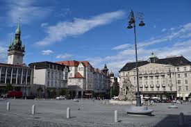 Sua moeda é a coroa checa, e contém um pib de 56400 milhões de dólares necessário esclarecer e um crescimento do pib por ano de 6,5%. Turismo Em Brno Republica Tcheca 360meridianos