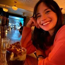 Rebecca Lee Whiting (@bexpat)