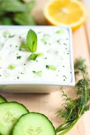 Sauce Tzatziki Elle Mijote Quelque Chose Recette Sauce Tzatziki Tzatziki Recette Sauce Tzatziki