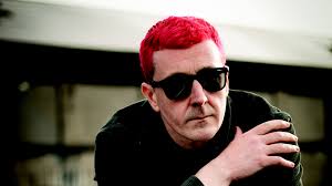 Ryanair solvab ja kiusab sotsiaalmeedias inimesi ning see paistab kõigile  meeldivat! Making Sense'il esineb ettevõtte endine sotsiaalmeediajuht