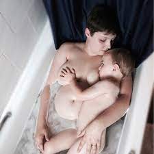 Mum who still breastfeeds son aged FIVE - including naked in bath - wants  to show other parents it's normal - Mirror Online